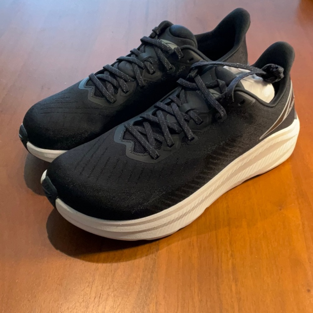 Altra Black and White Experience Form stability shoes NEW